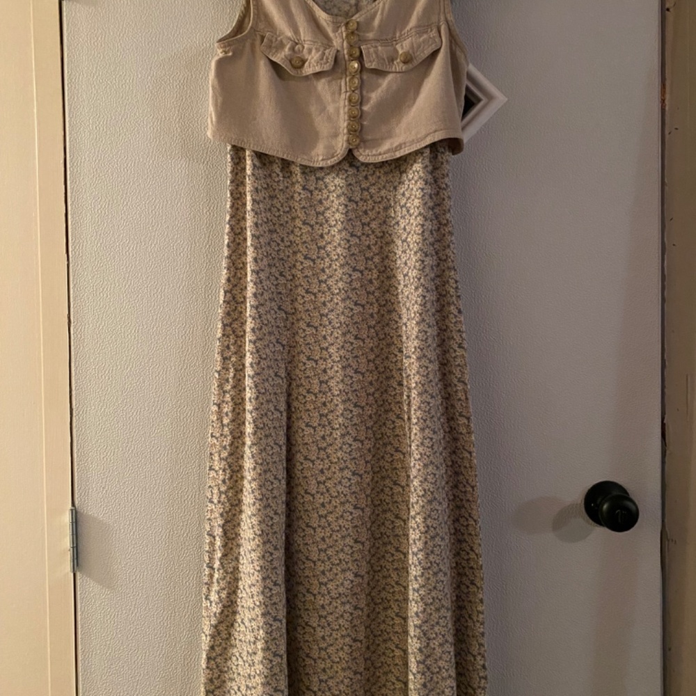 Dress - Picture 2 of 2